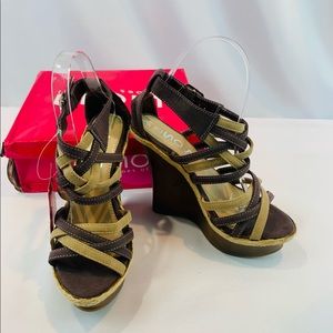 Brand New Women’s Tan & Brown Wedges
